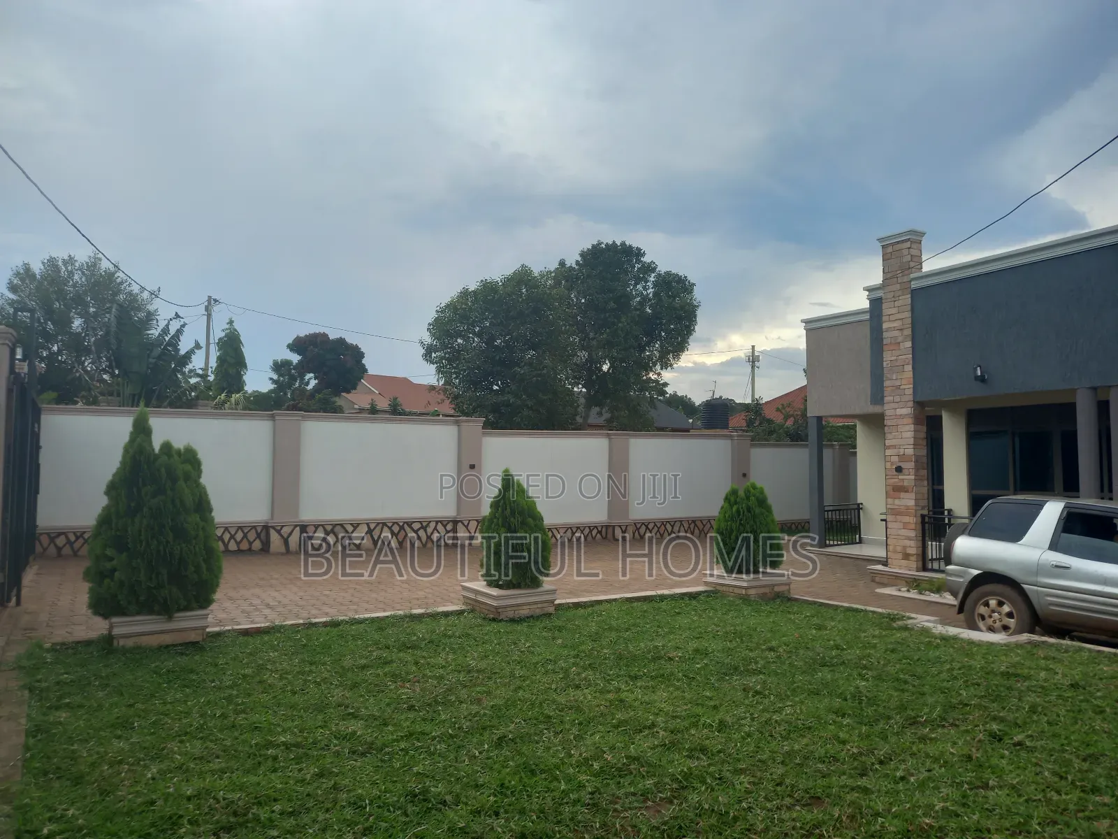 Furnished 4bdrm House in Kira for sale