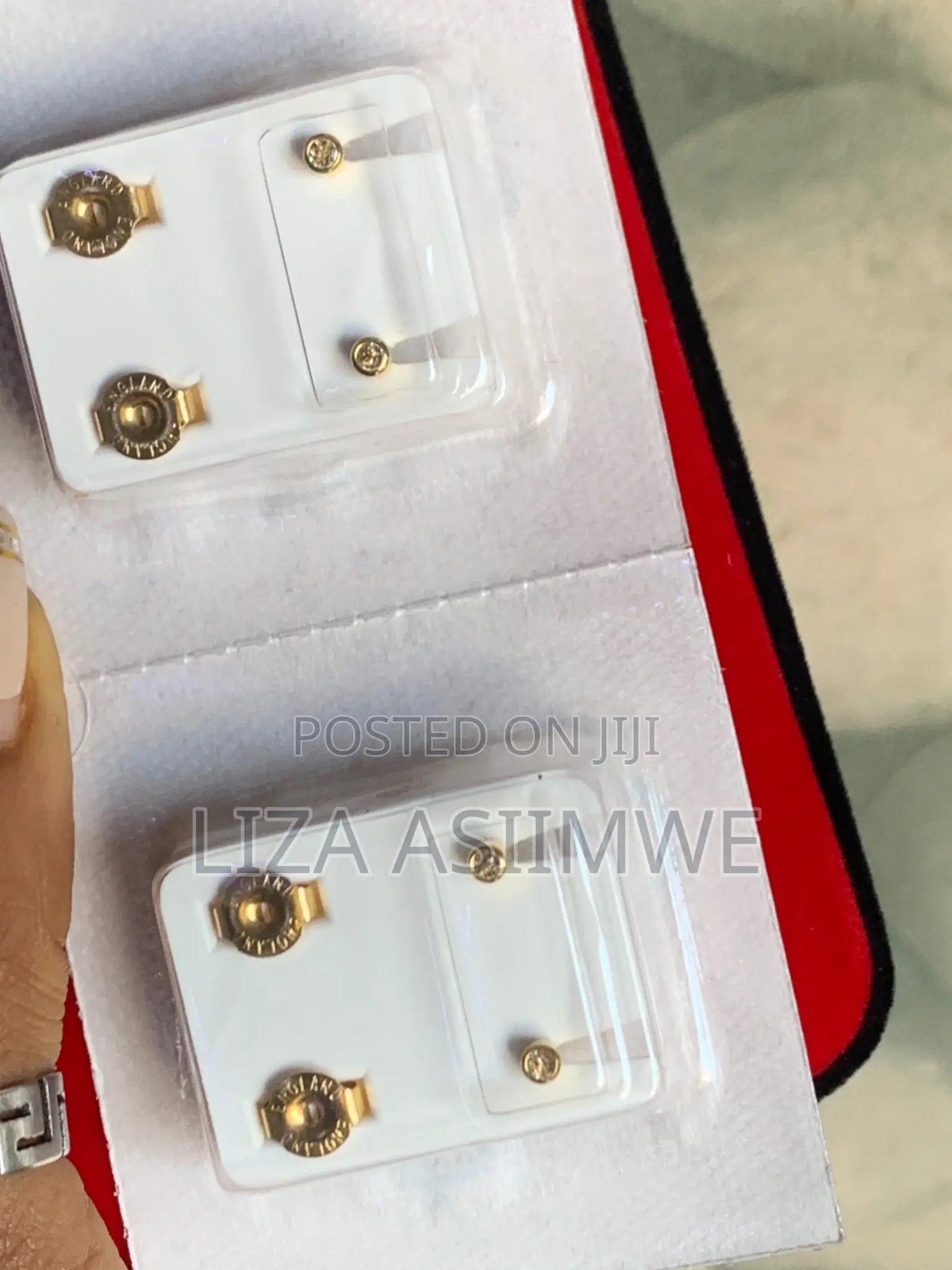 Small Caflon England Earpins