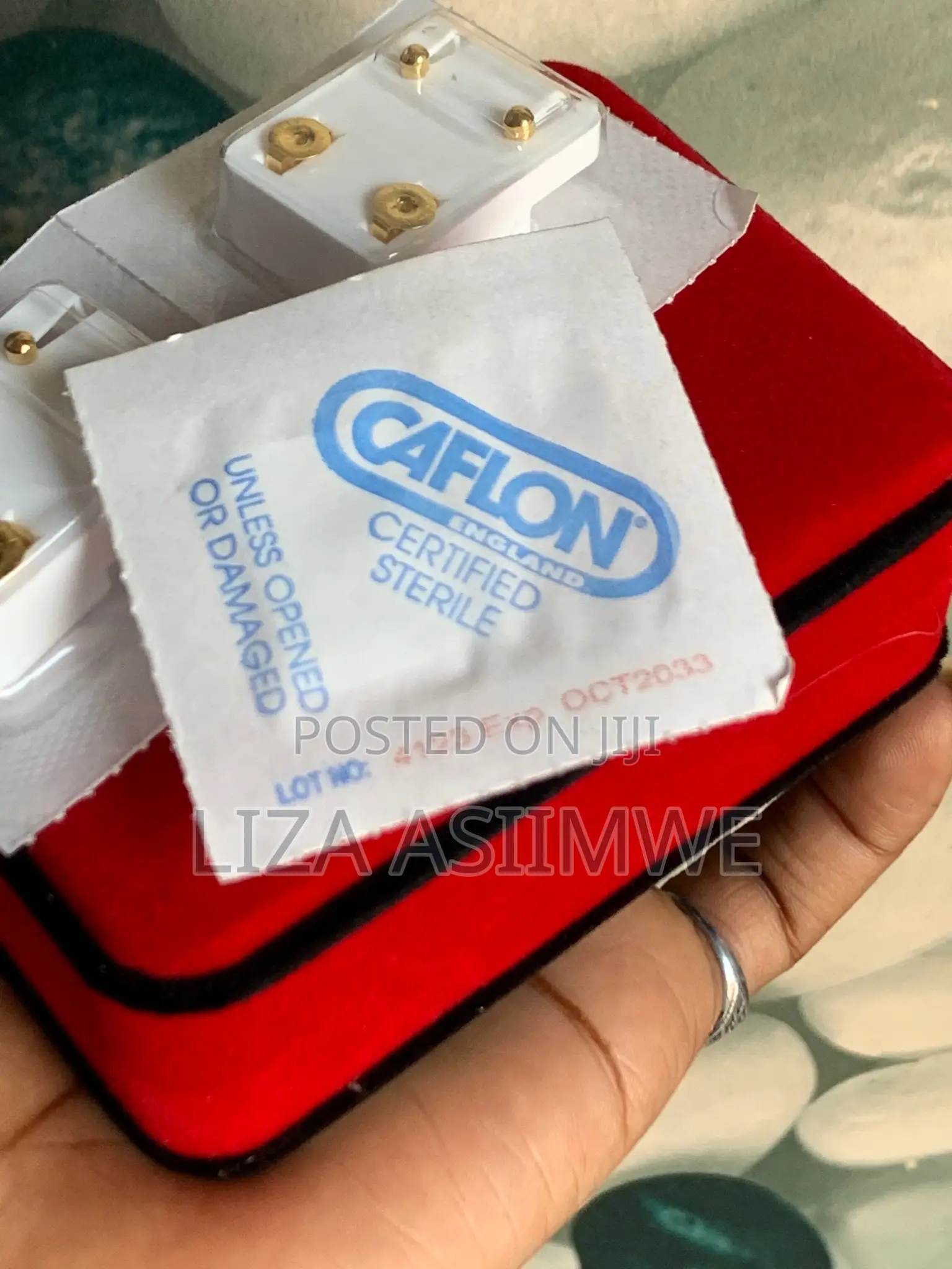 Small Caflon England Earpins