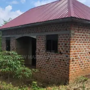 2bdrm House in Bujjuko Town, Division A for sale