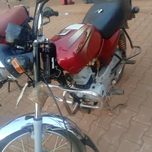 Bajaj Boxer 100 2023 Red