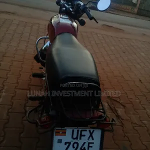 Bajaj Boxer 100 2024 Red