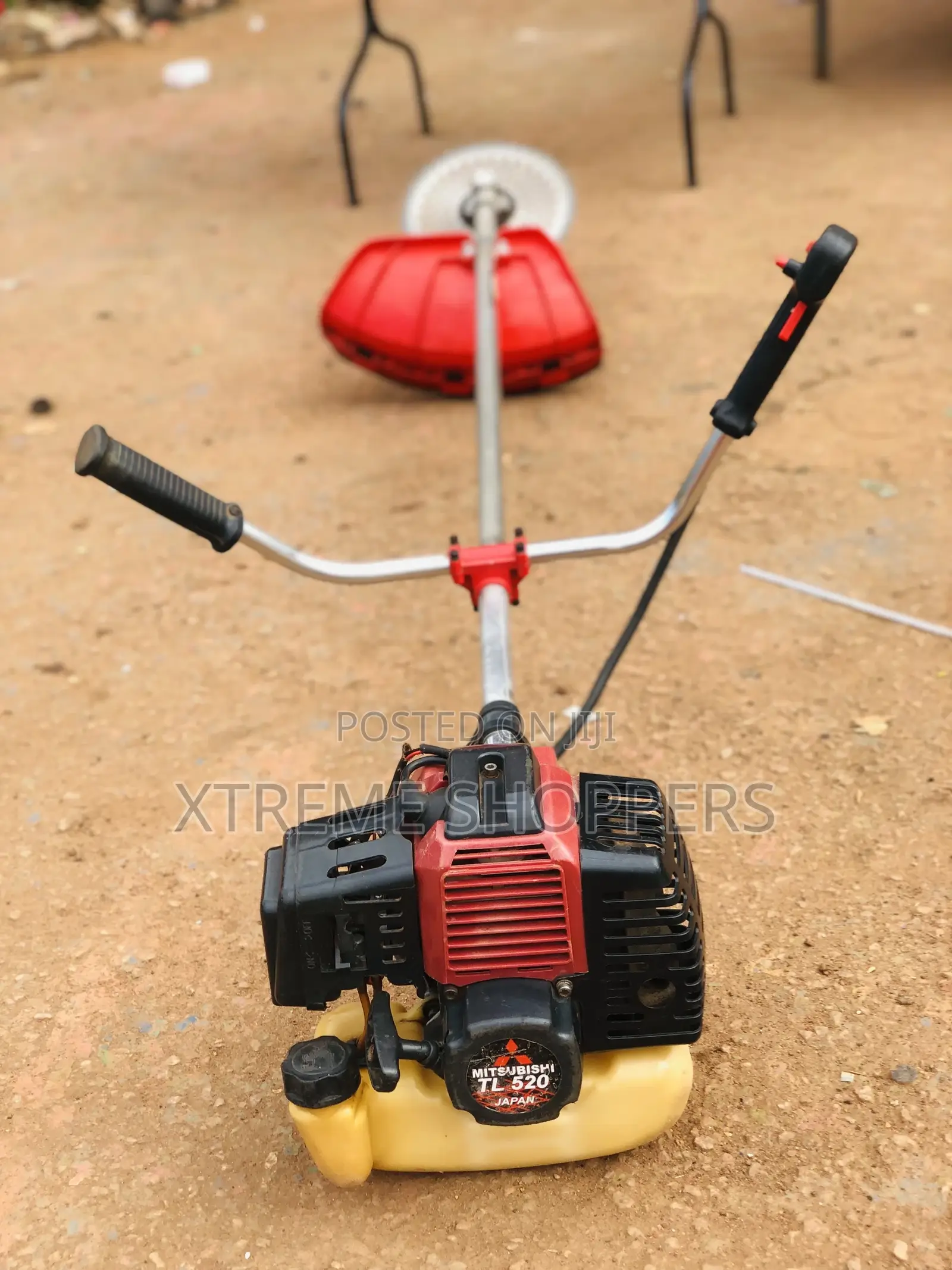 Lawnmower/ Grass Cutter/ Mitsubishi 520cc