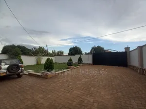 Furnished 4bdrm House in Kira for sale