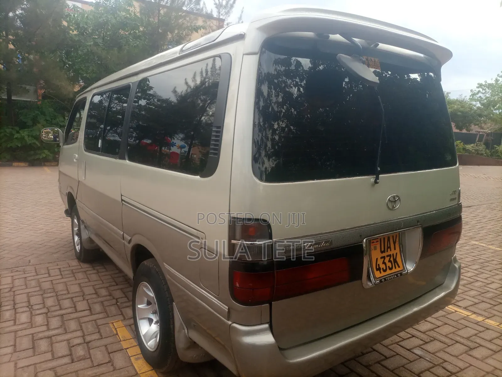 Toyota HiAce 1998 Grey