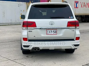 Toyota Land Cruiser 4.6 V8 ZX 2018 White