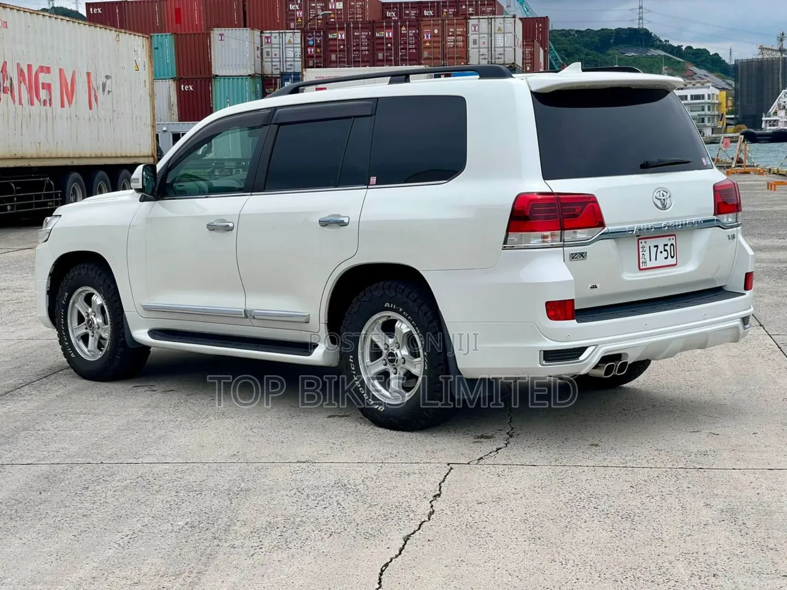Toyota Land Cruiser 4.6 V8 ZX 2018 White