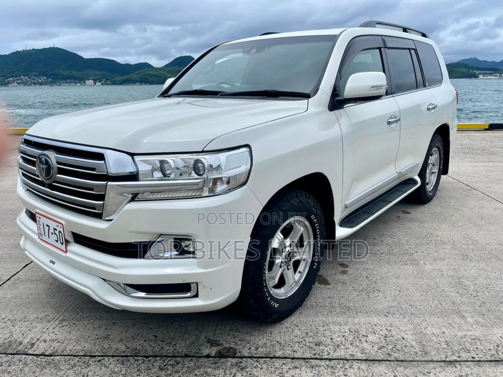 Toyota Land Cruiser 4.6 V8 ZX 2018 White