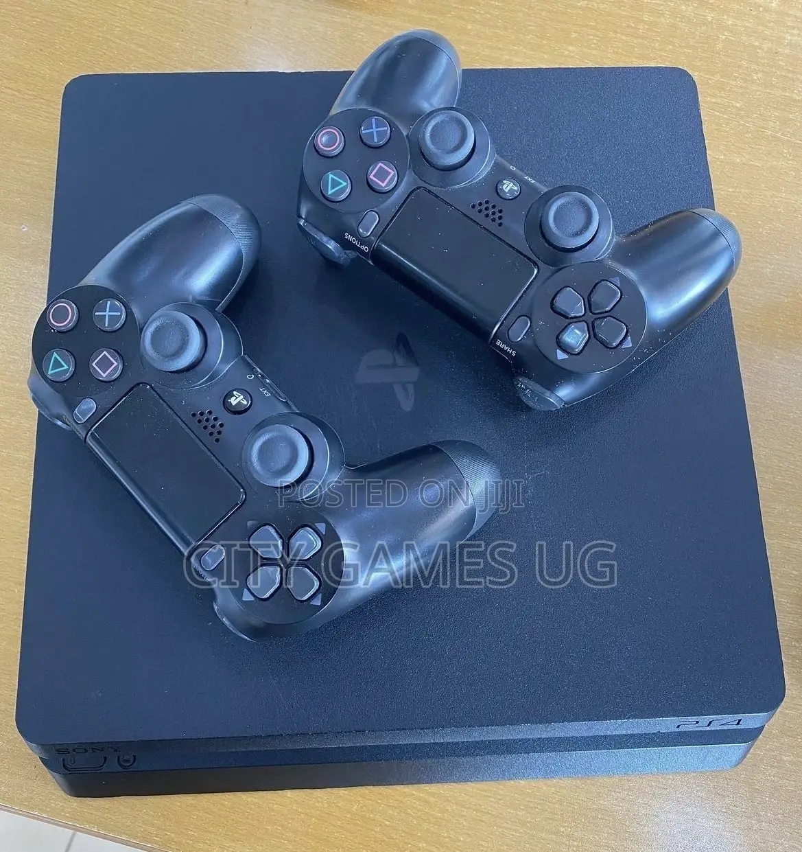 SONY Playstation 4 Console With 2 Pads and Fc25