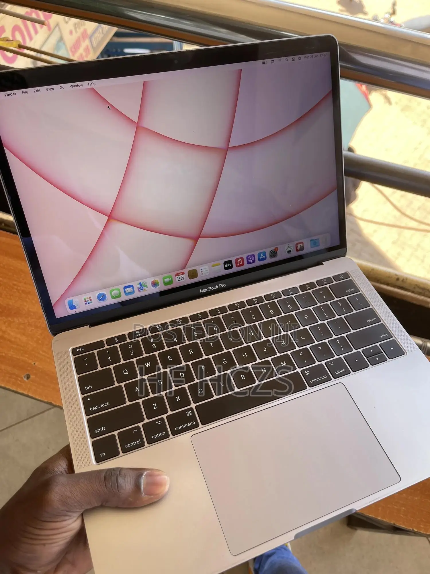 Laptop Apple MacBook Pro 2017 16GB Intel Core I5 SSD 256GB