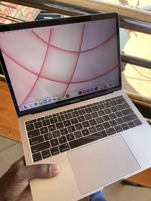 Laptop Apple MacBook Pro 2017 16GB Intel Core I5 SSD 256GB