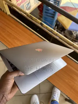 Laptop Apple MacBook Pro 2017 16GB Intel Core I5 SSD 256GB