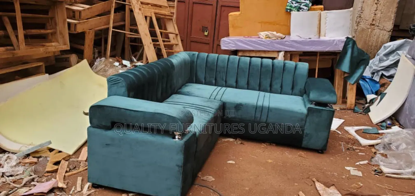 6 Sitter Classic Trending Couch