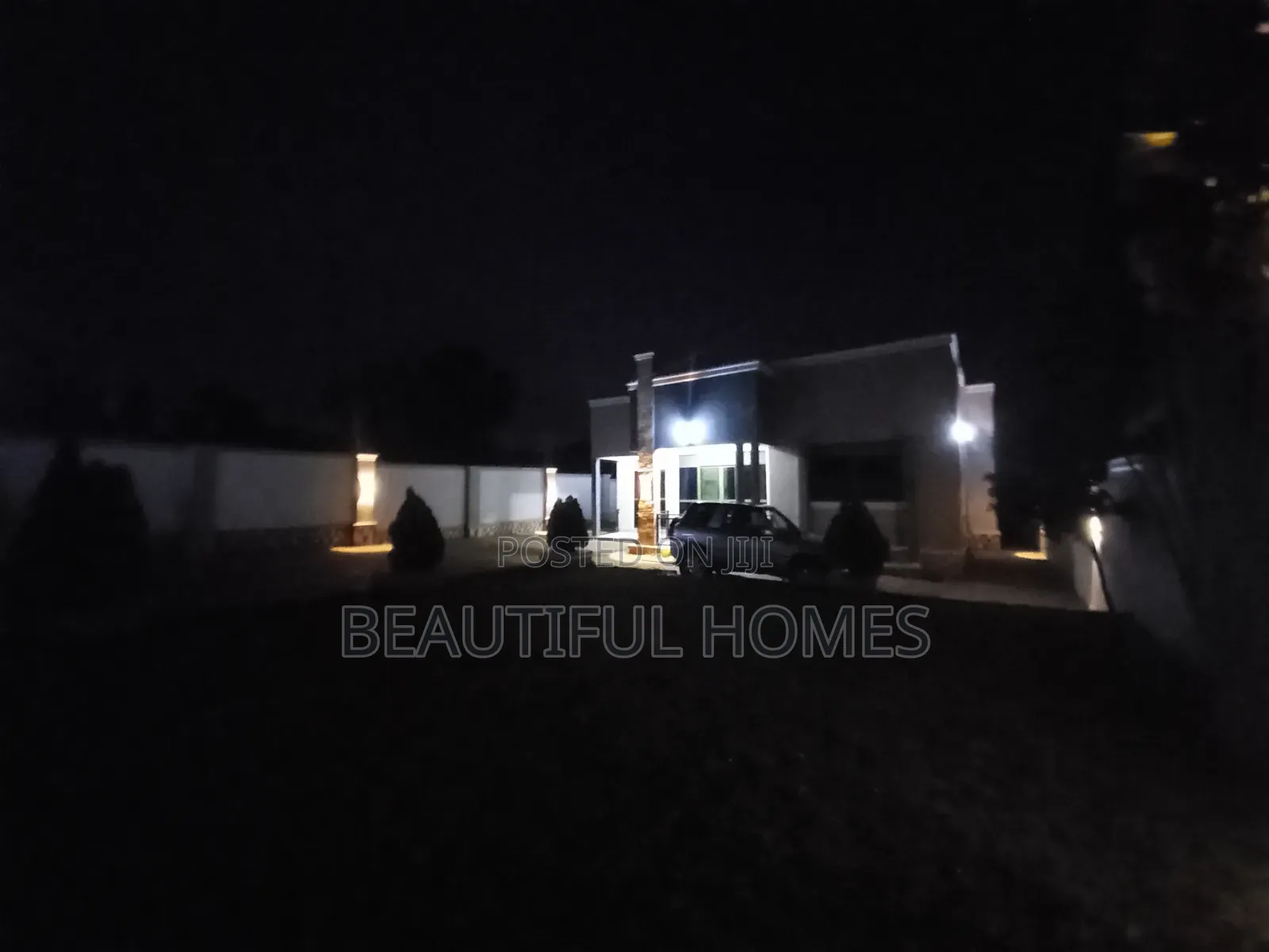 Furnished 4bdrm Bungalow in Kira for sale