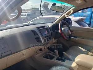 Toyota Hilux 2011 Gray