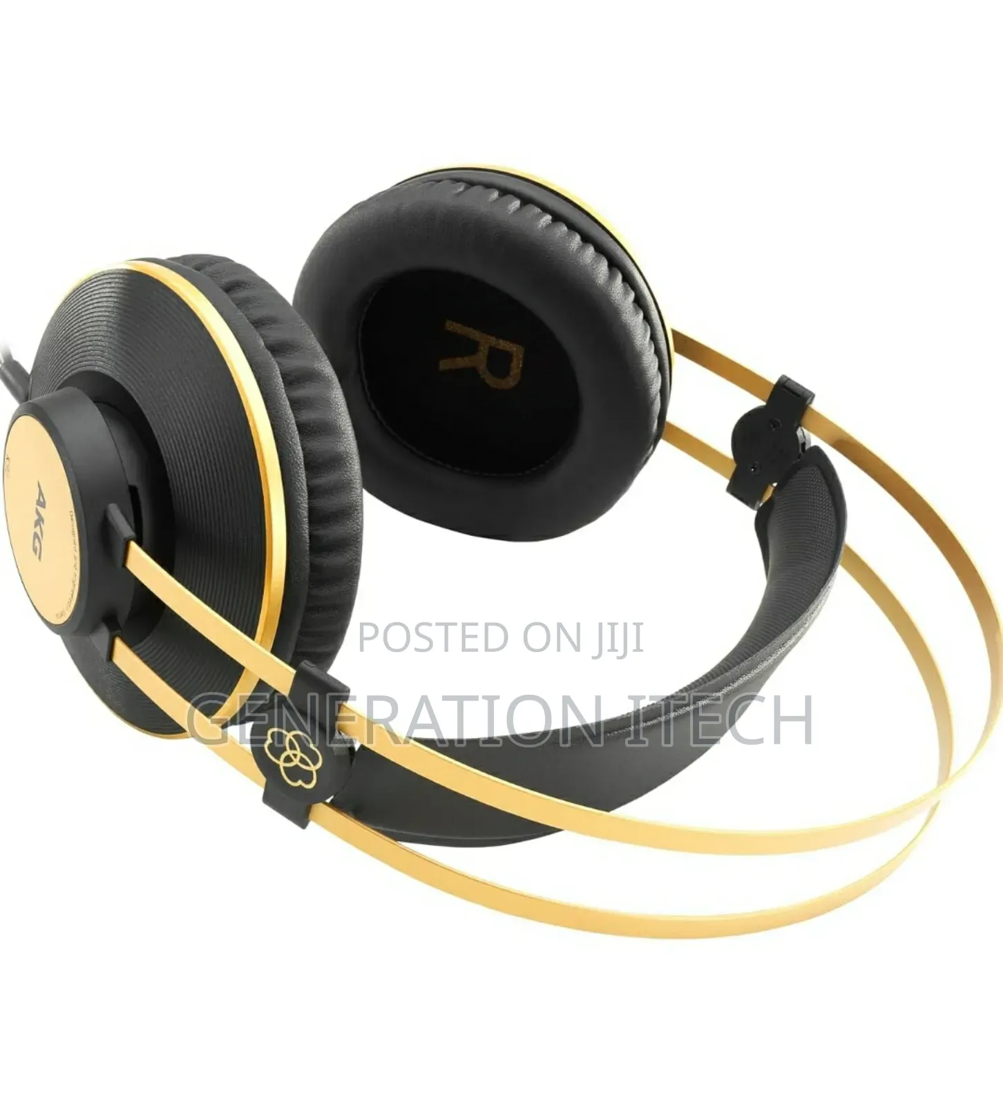 AKG High Performance Closed-Back Monitoring Headphones
