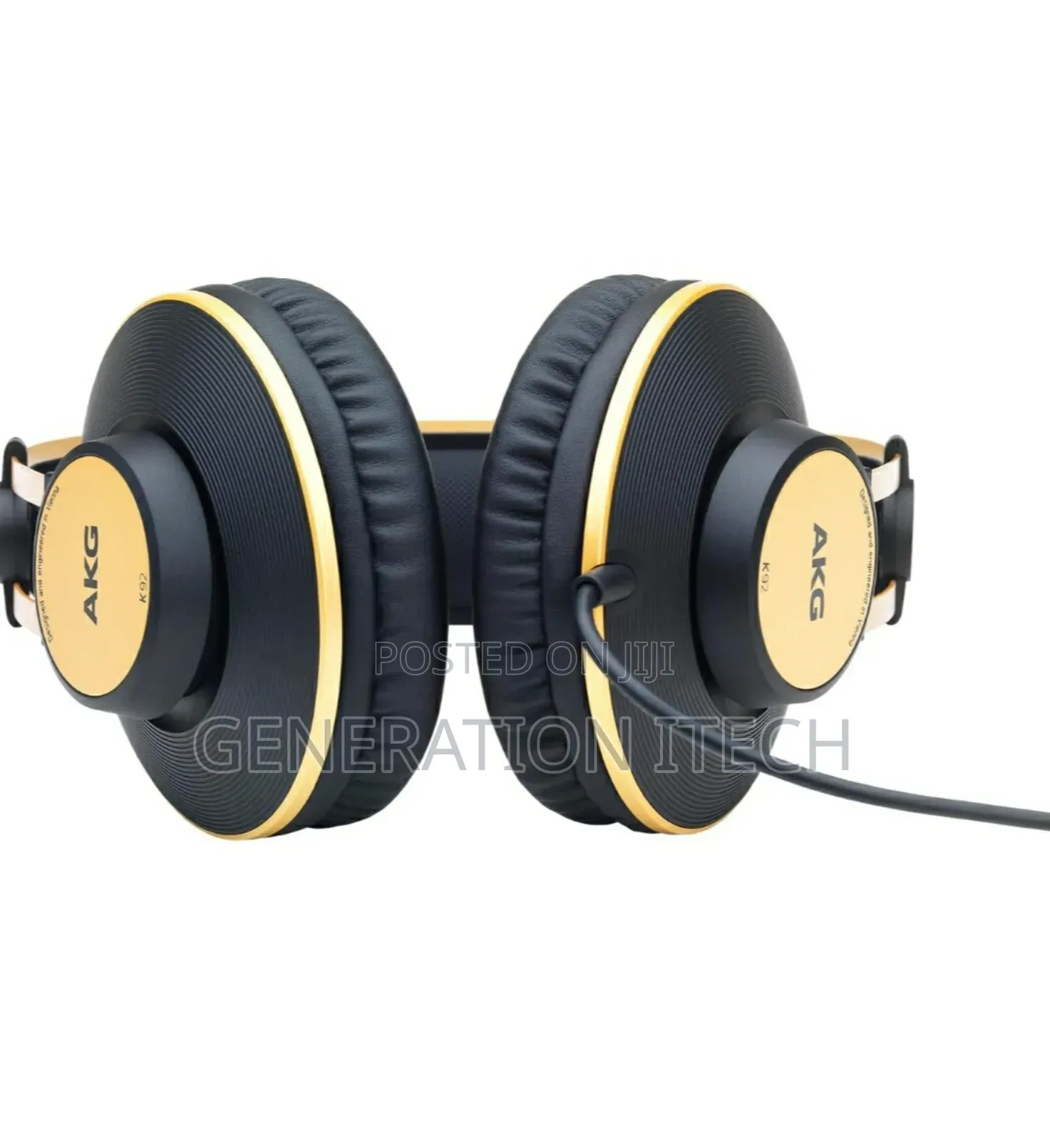 AKG High Performance Closed-Back Monitoring Headphones