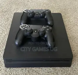 Playstation 4 With 2 Pads