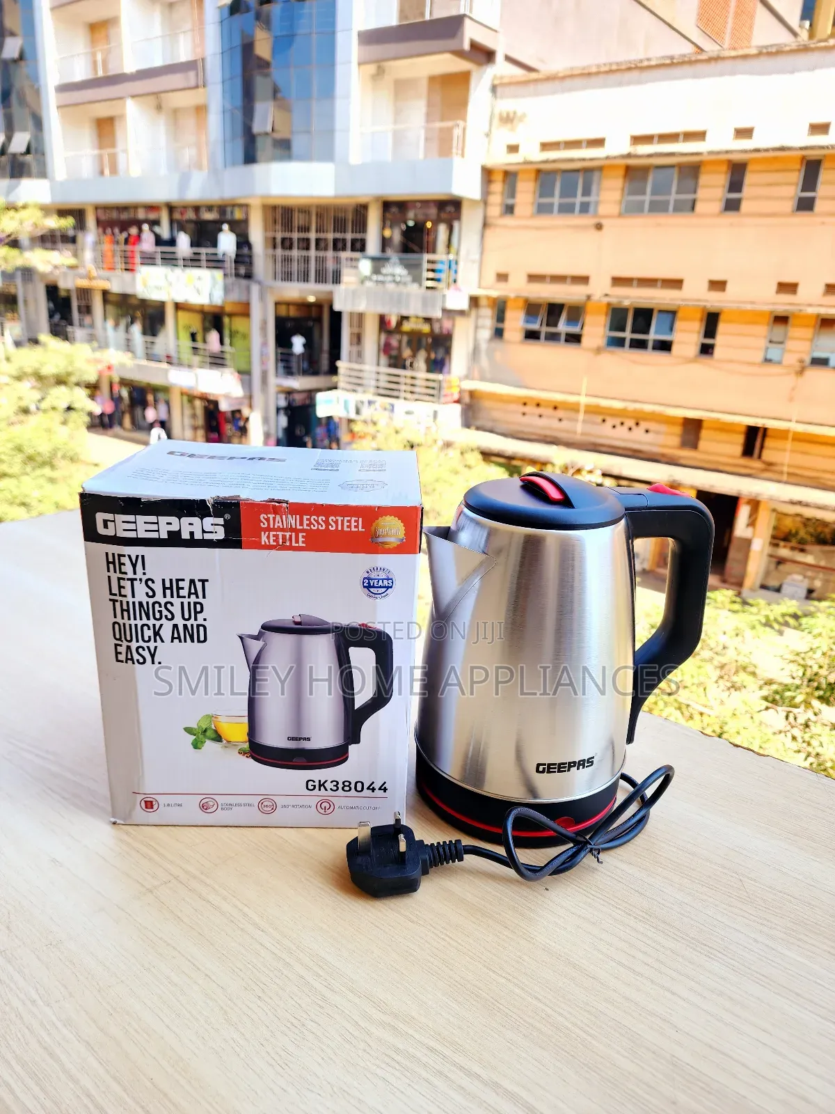 Geepas Water Kettle Silver Color