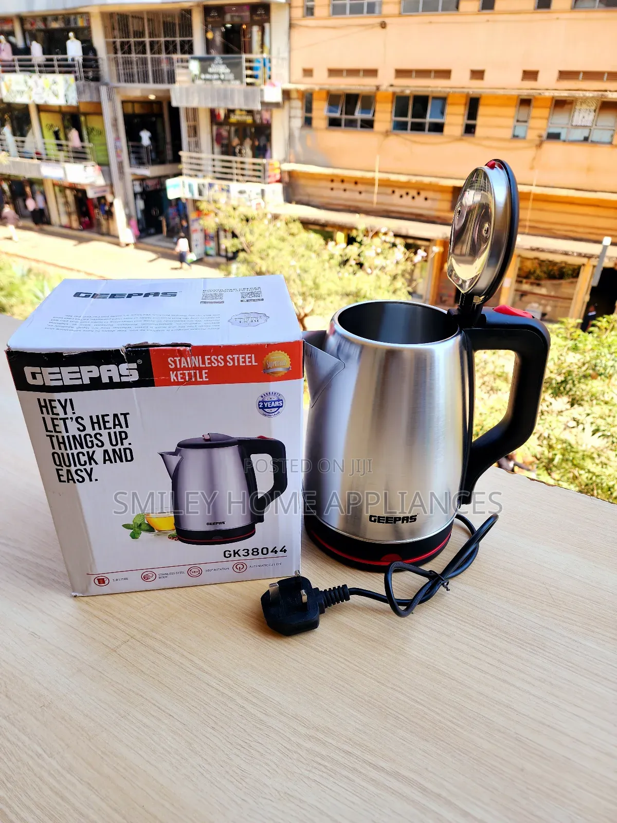 Geepas Water Kettle Silver Color