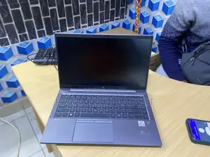 Laptop HP ZBook Firefly G8 16GB Intel Core I7 SSD 512GB