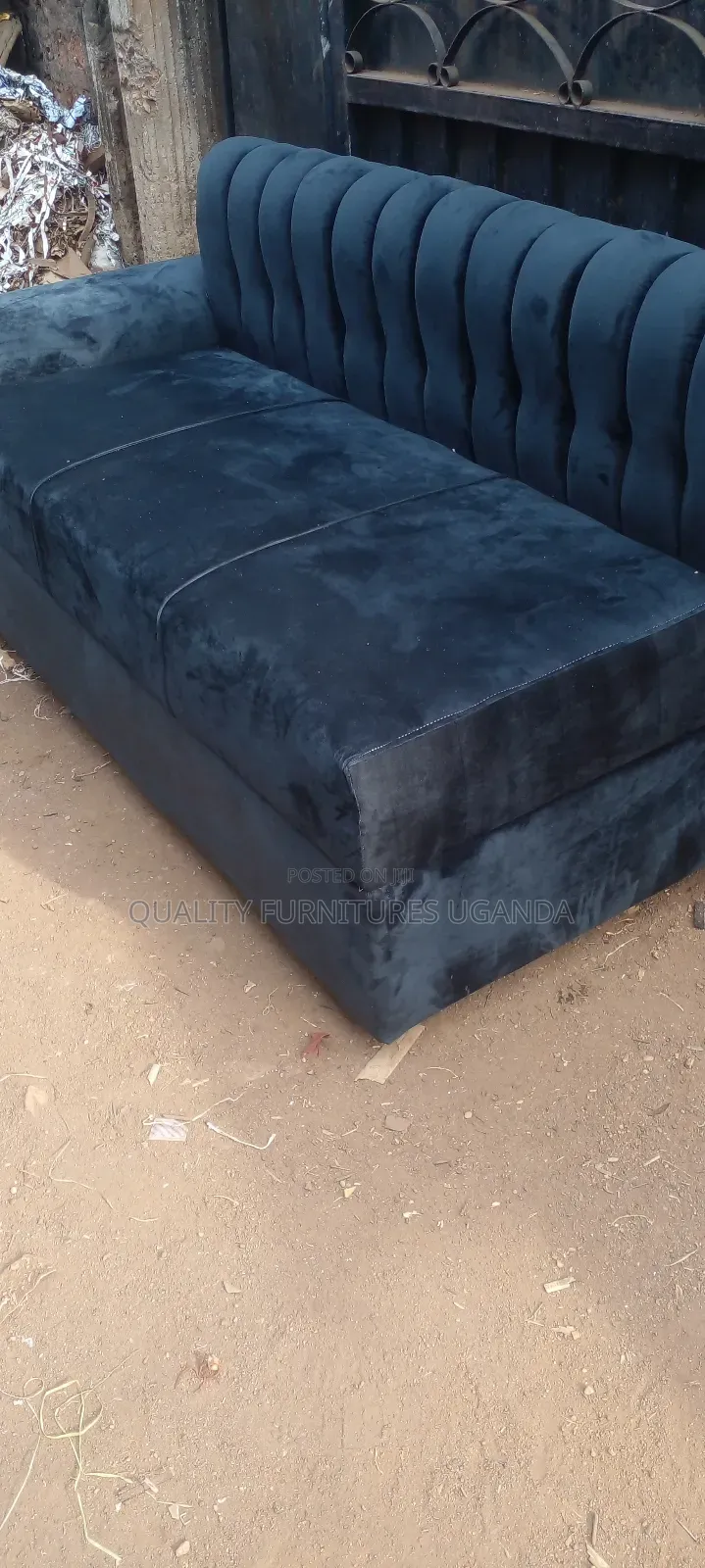 Luxurious Classic Trending 3 Sitter Couch