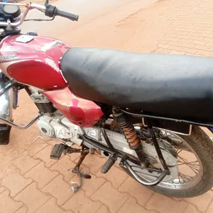 Bajaj Boxer 2023 Red
