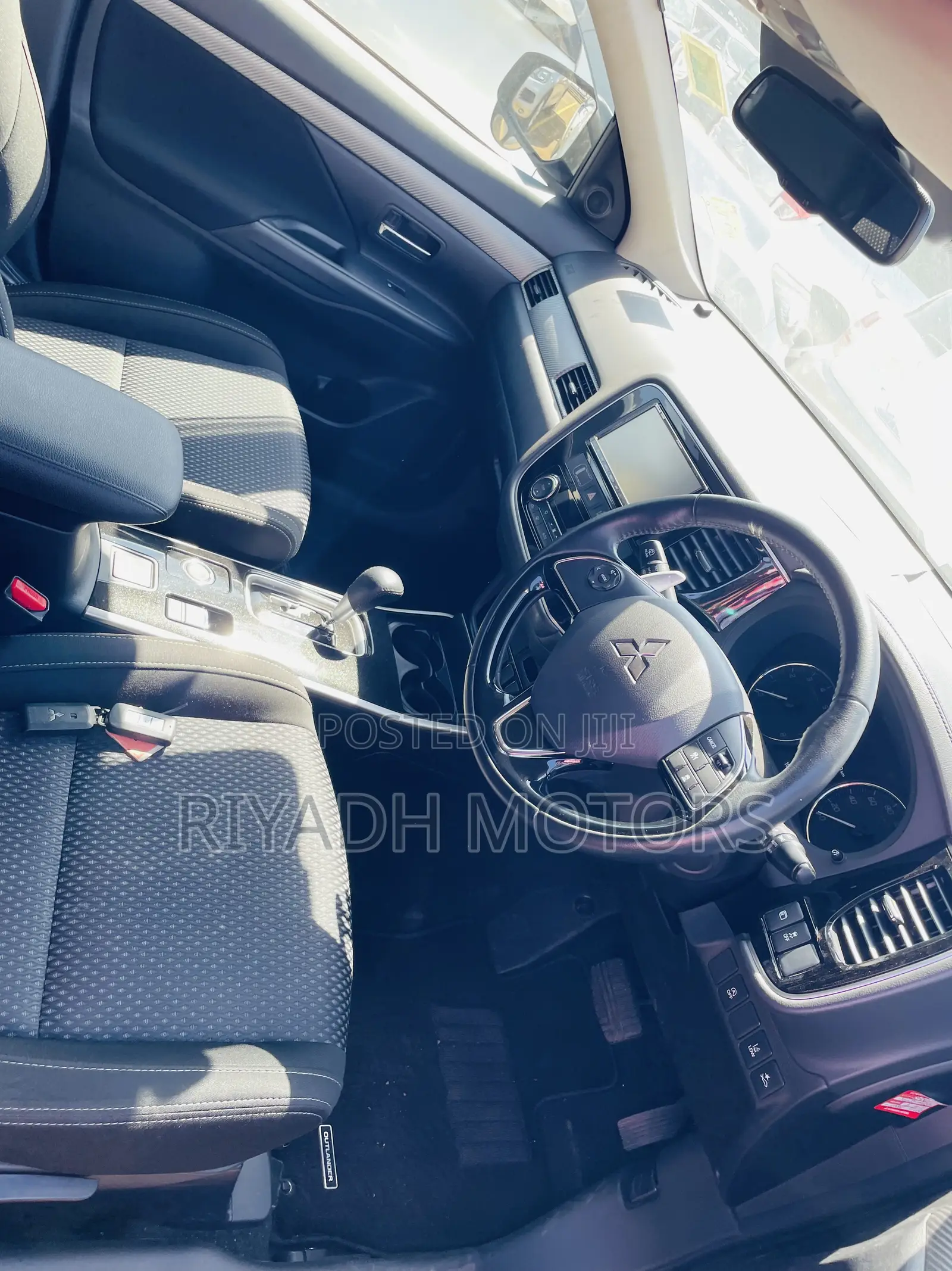 Mitsubishi Outlander 2017 Silver