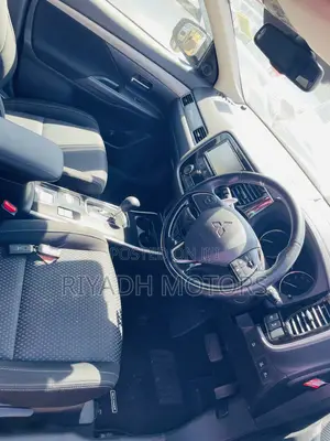 Mitsubishi Outlander 2017 Silver