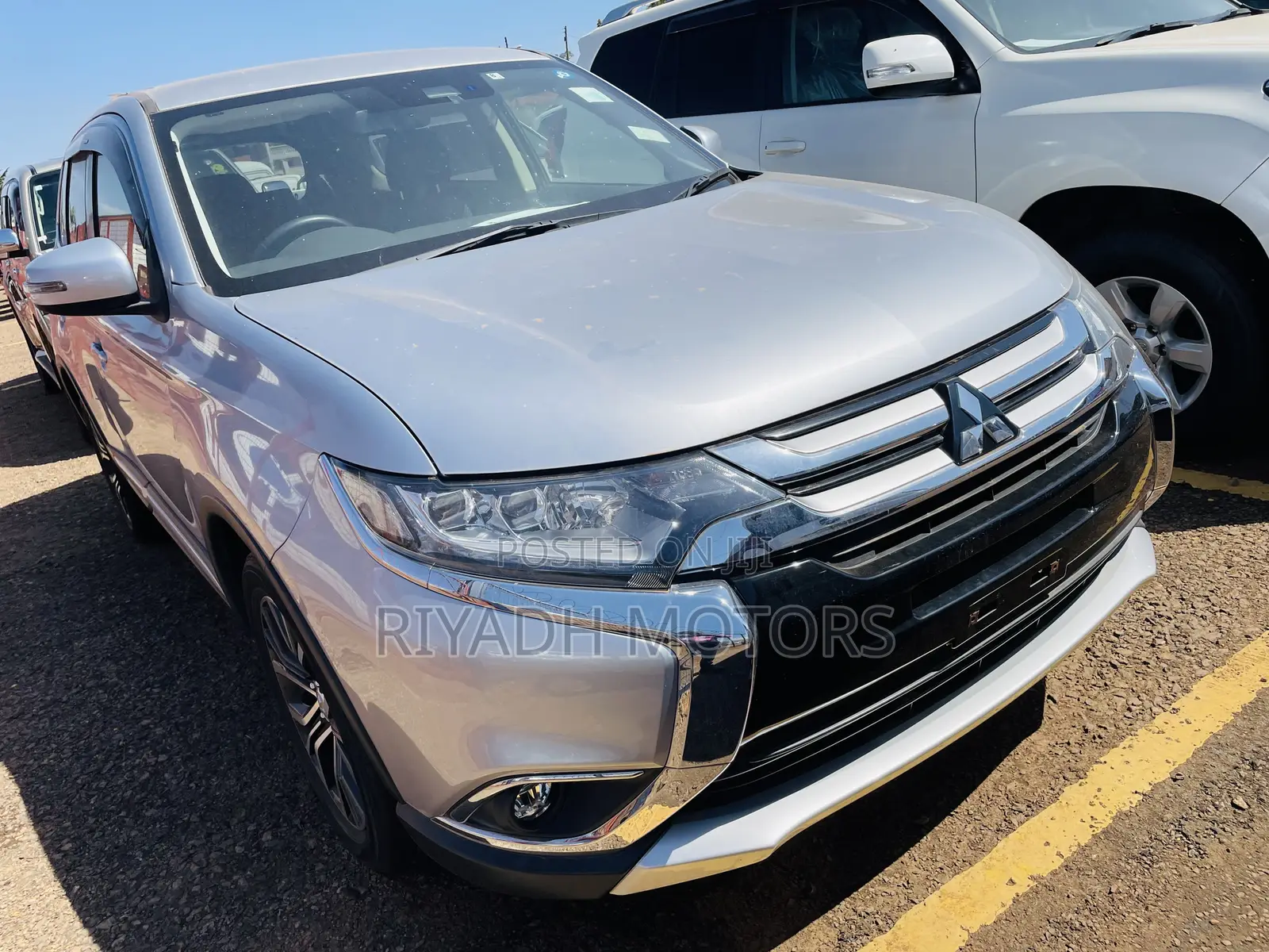 Mitsubishi Outlander 2017 Silver