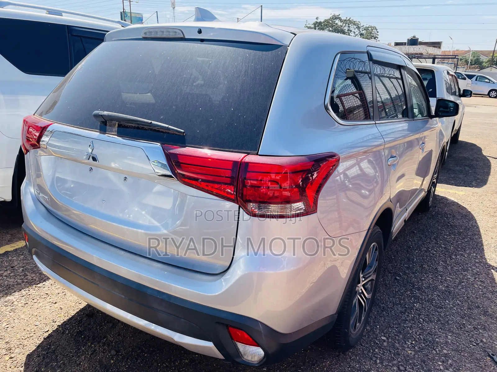 Mitsubishi Outlander 2017 Silver