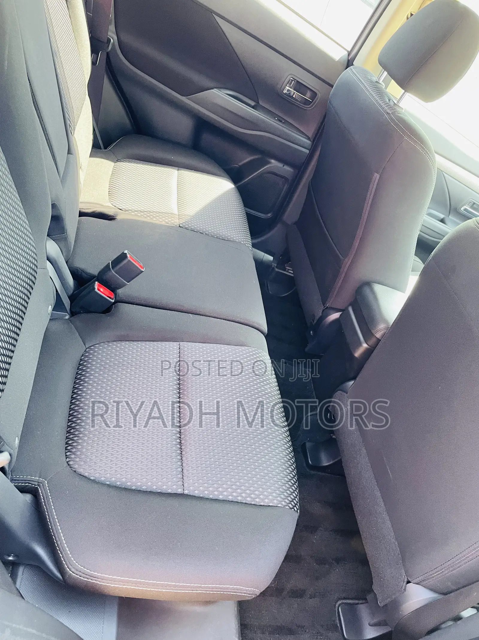 Mitsubishi Outlander 2017 Silver