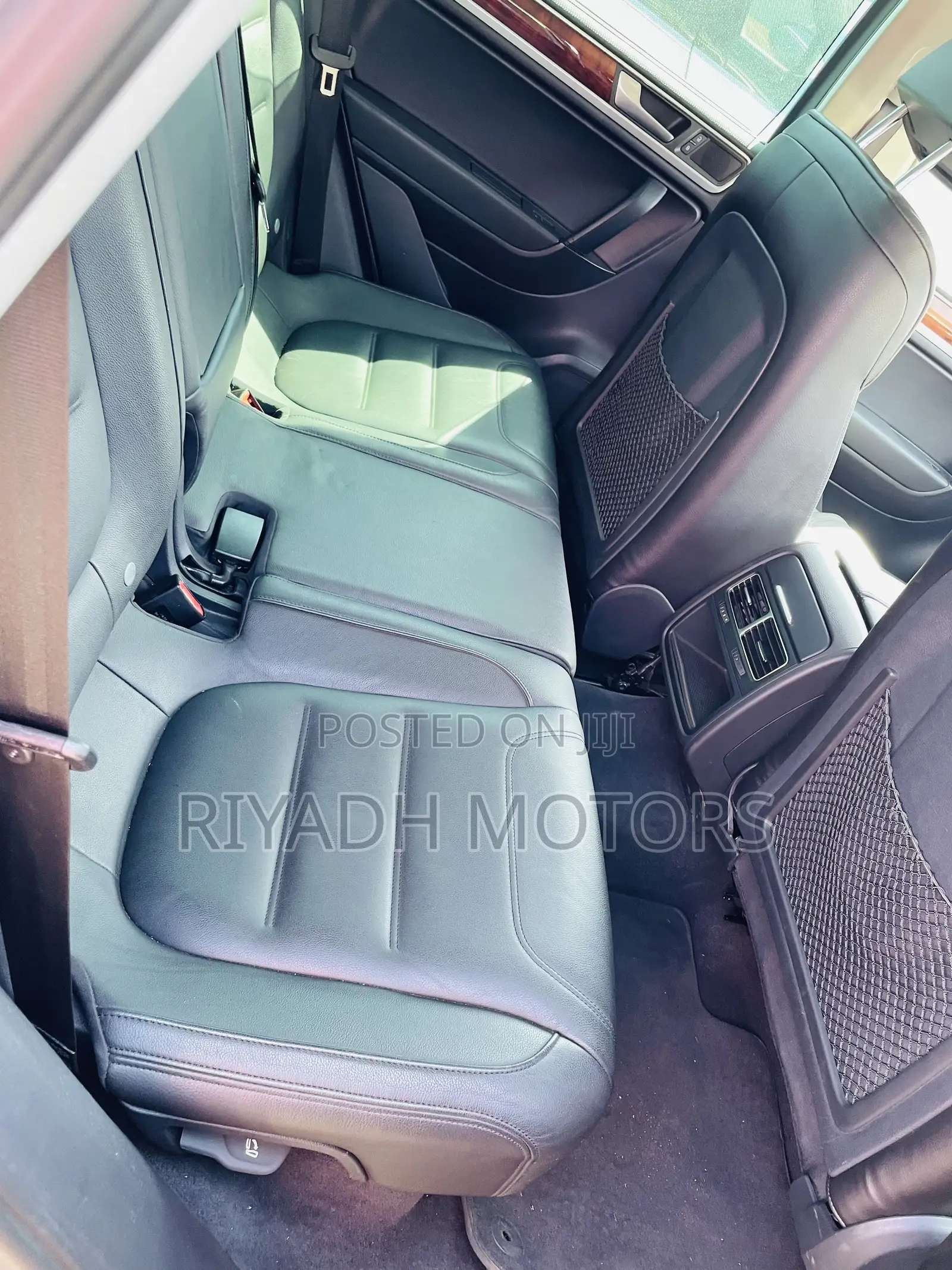 Volkswagen Touareg VR6 Executive 2012 Silver