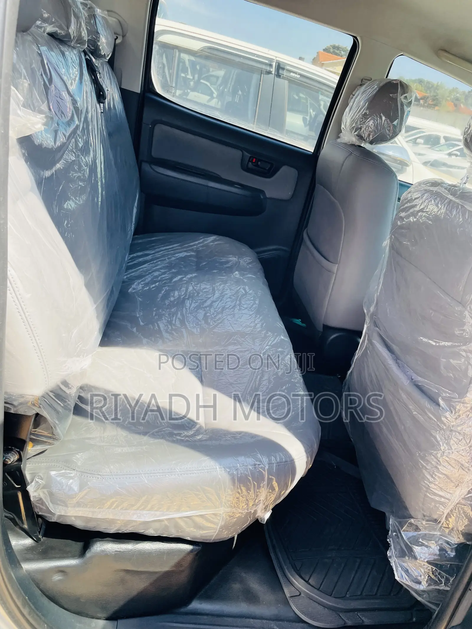 Toyota Hilux SR 4x4 2014 Silver