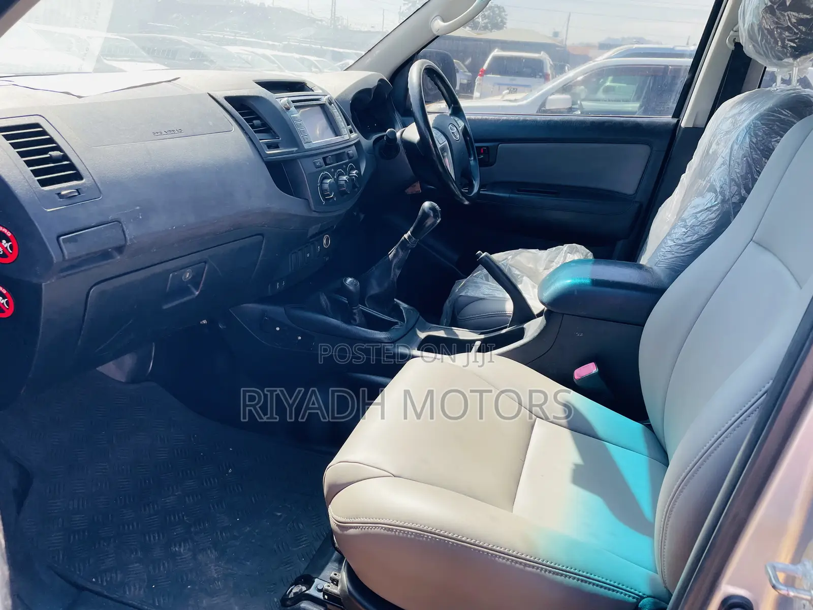 Toyota Hilux SR 4x4 2014 Silver