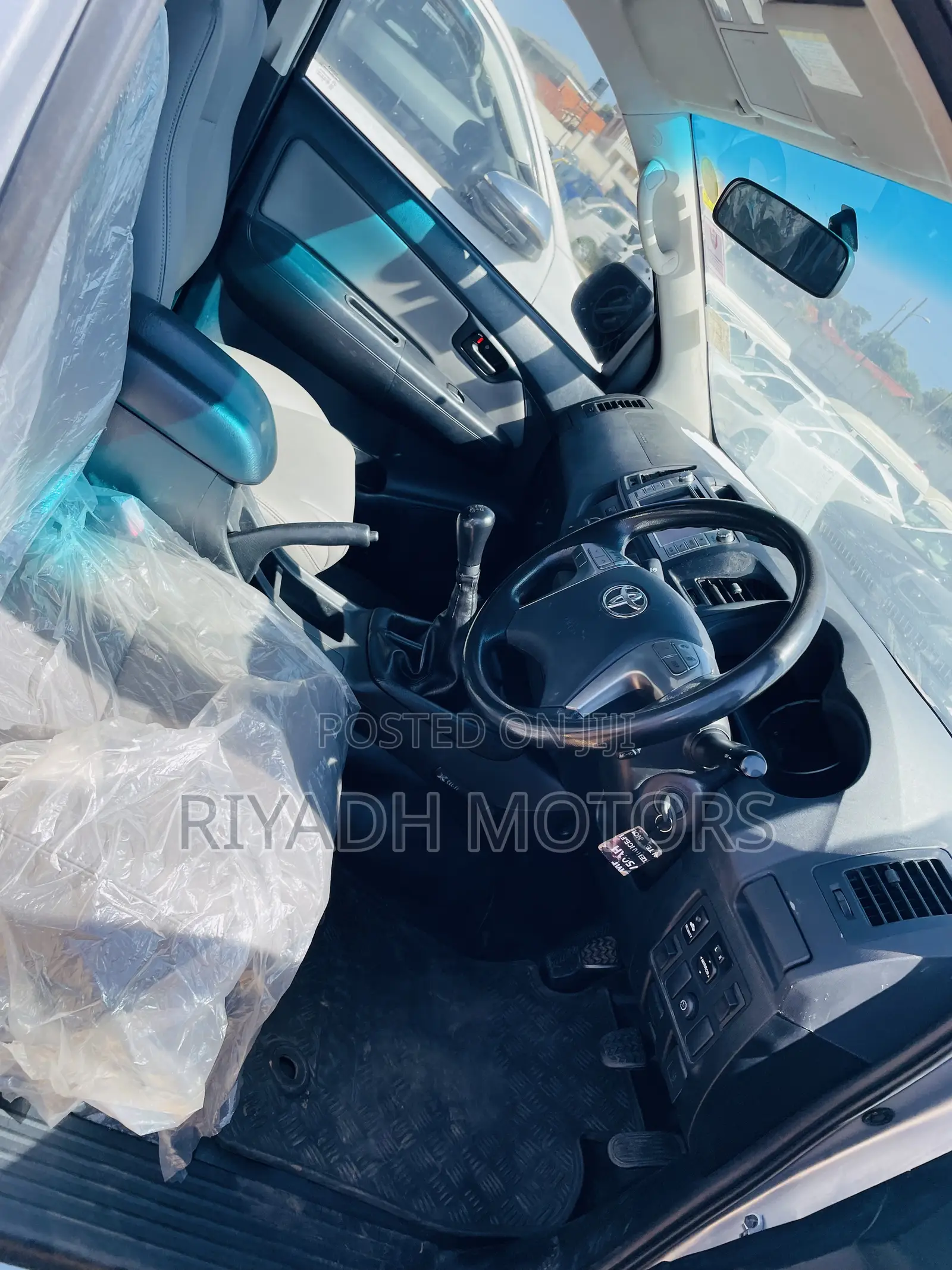 Toyota Hilux SR 4x4 2014 Silver