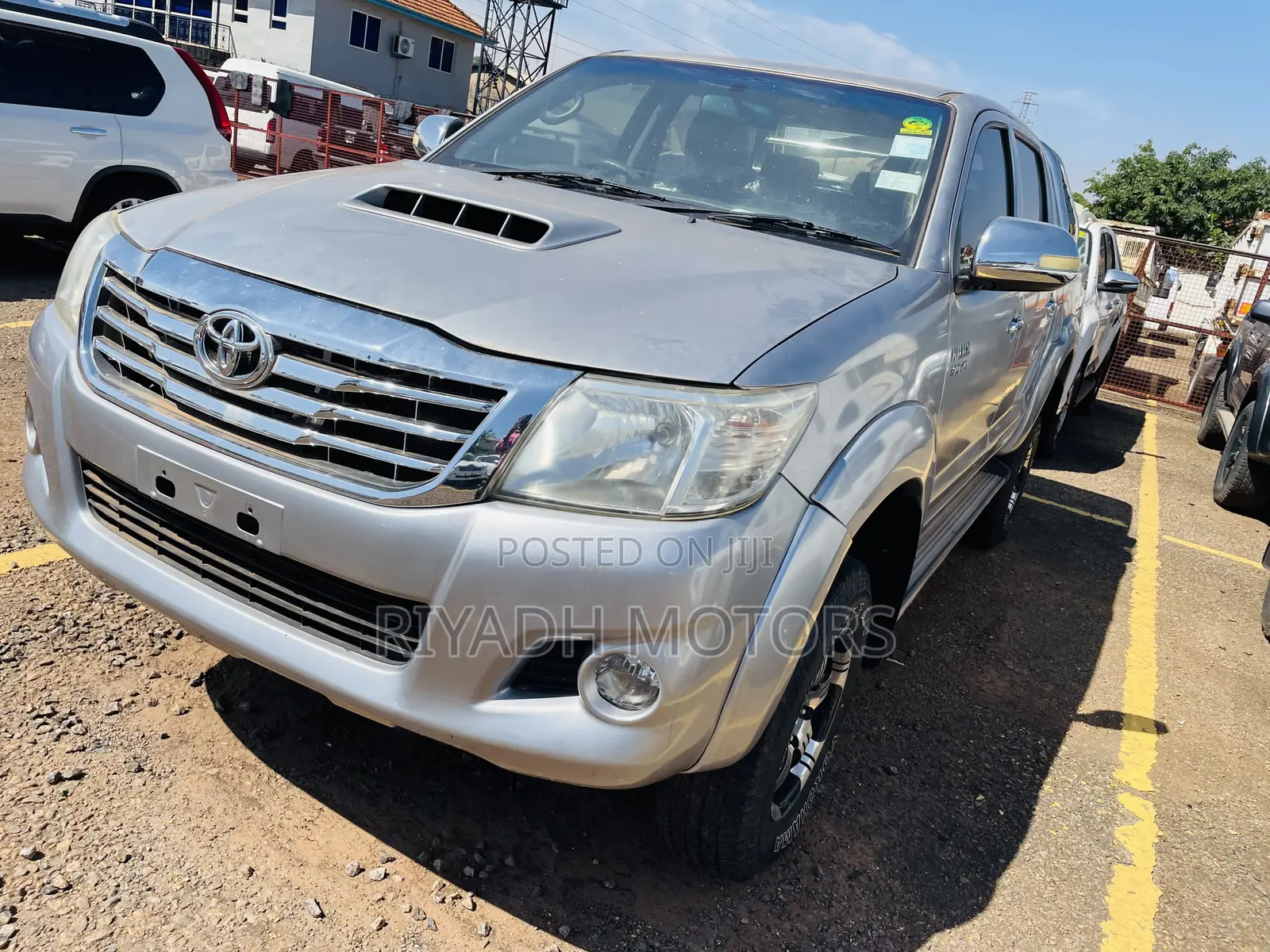 Toyota Hilux SR 4x4 2014 Silver