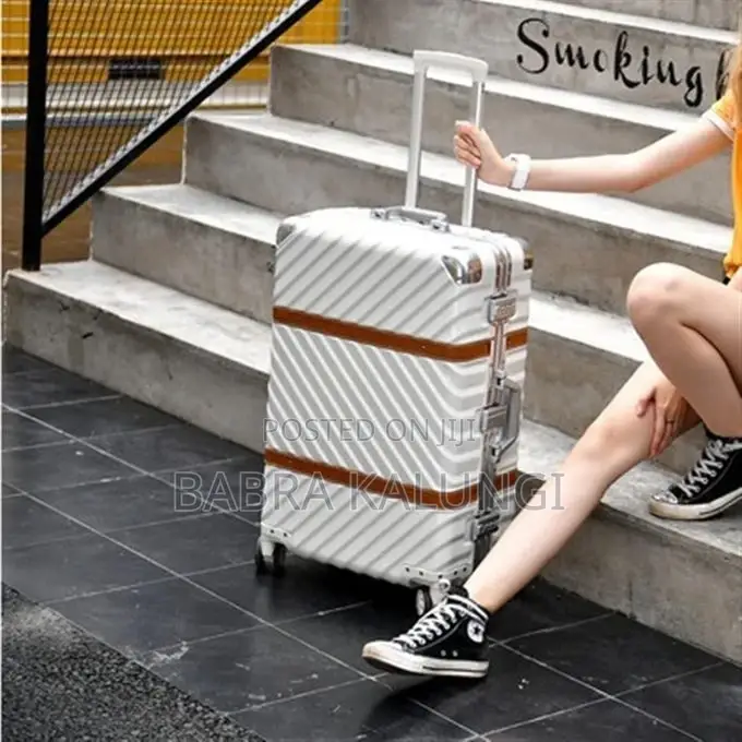 6 Pieces of Cabin Travel Wheeled PC Suitcases