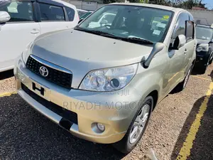 Toyota Rush 1.5 AWD 2011 Gold