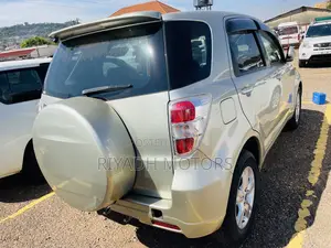 Toyota Rush 1.5 AWD 2011 Gold