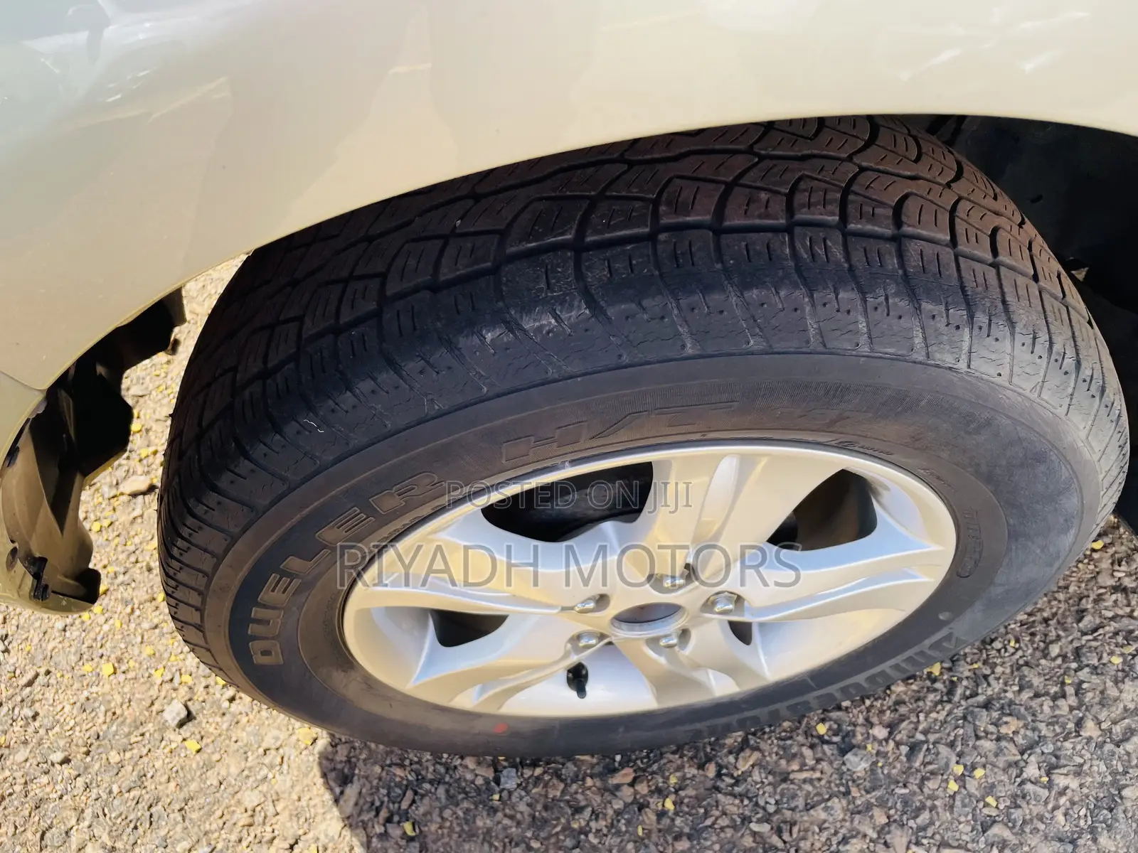 Toyota Rush 1.5 AWD 2011 Gold