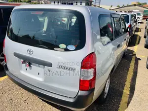 Toyota Succeed SV Premium 2016 Silver