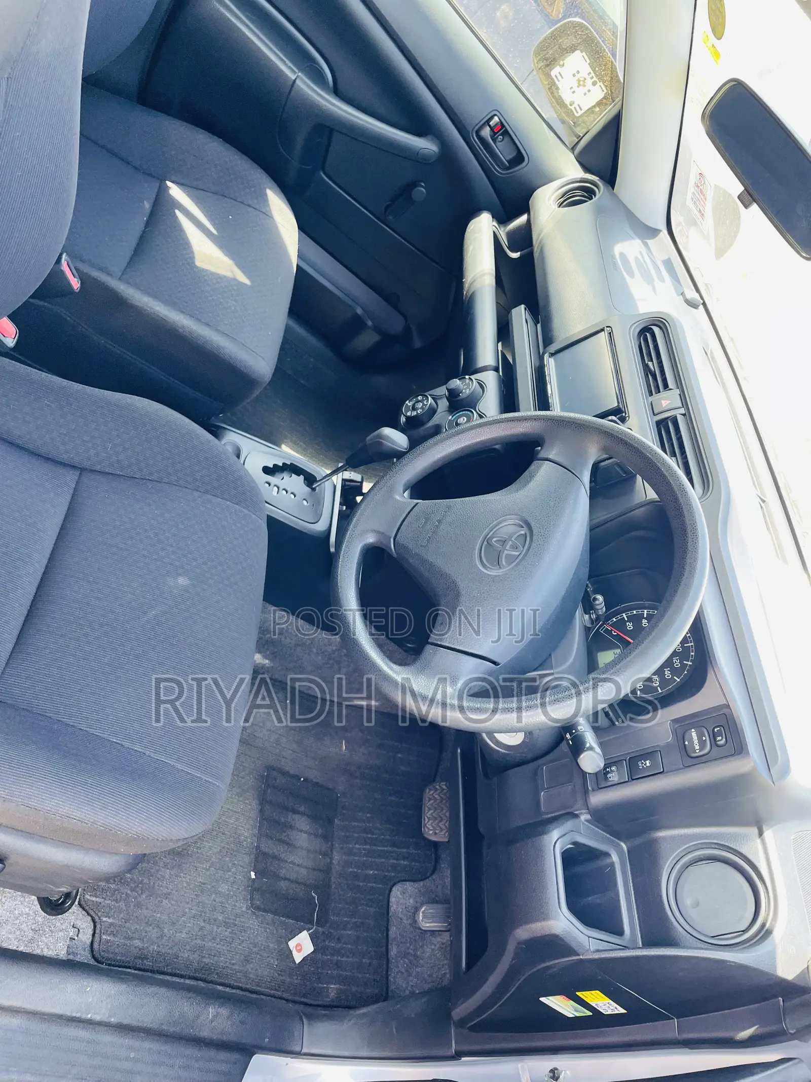 Toyota Succeed SV Premium 2016 Silver