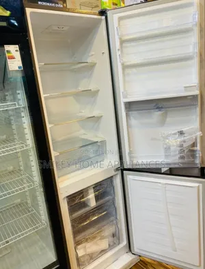 341ltrs Hisense Double Door Refrigerator With a Dispenser