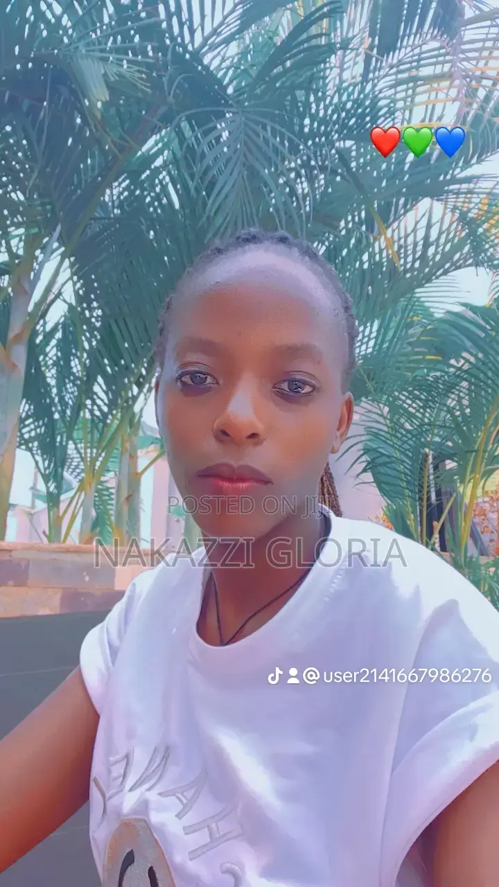 Hiring Bar Waitresses to Work in Kololo