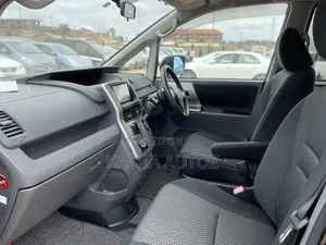 Toyota Noah 2009 Black
