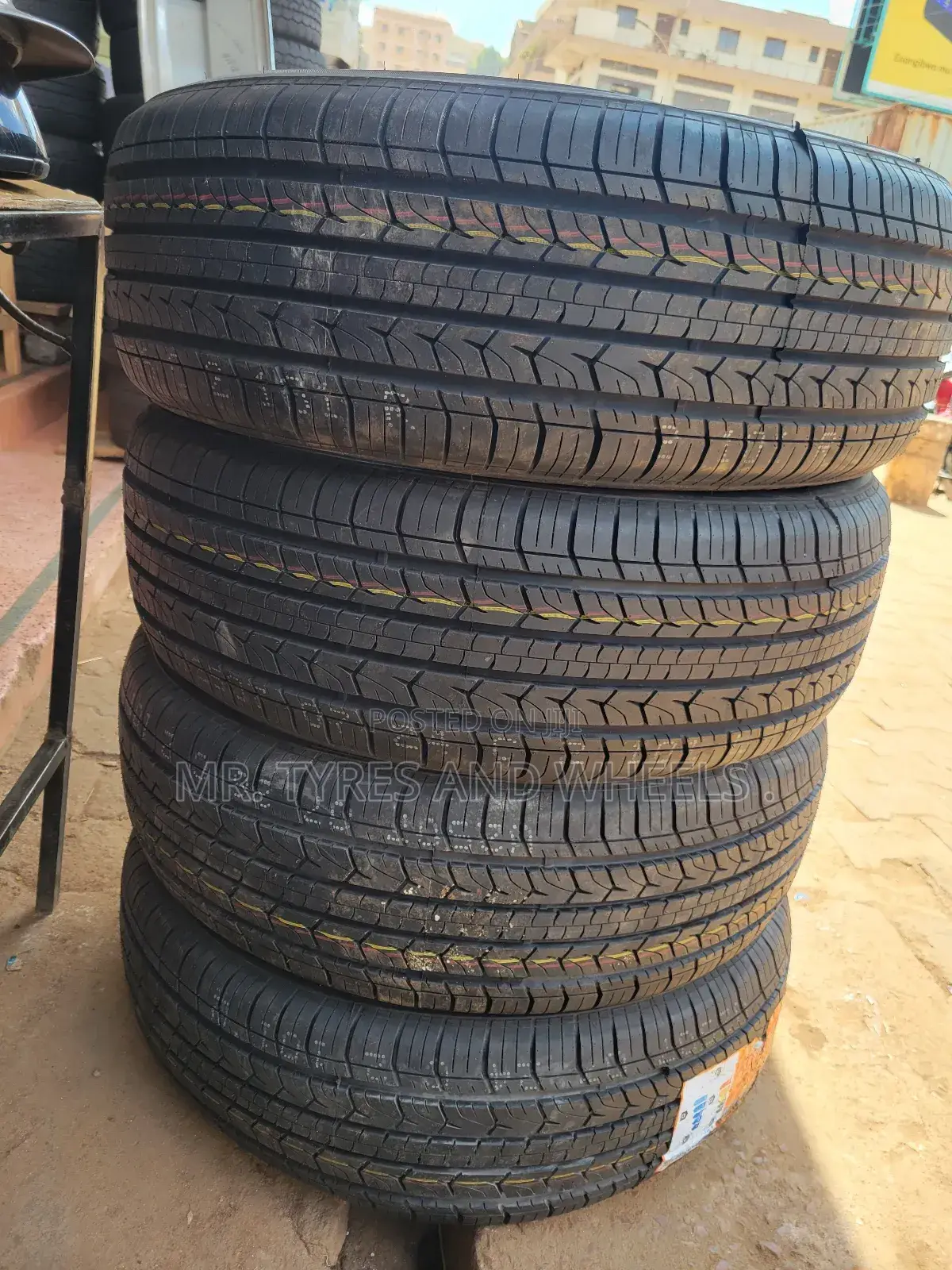 225 65 R17 Joyroad.We Always Give You Gd Quality Tires .