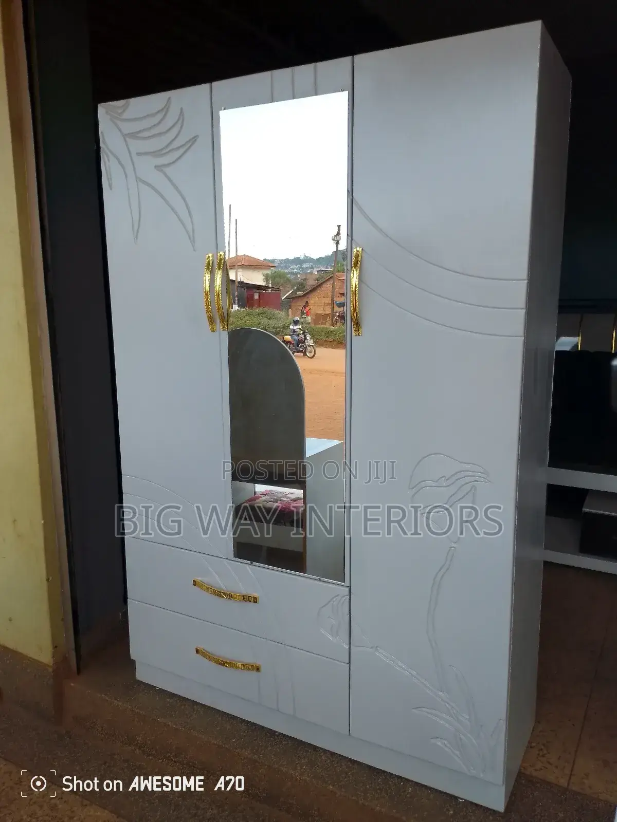 Light Gray Wardrobe 4x6ft