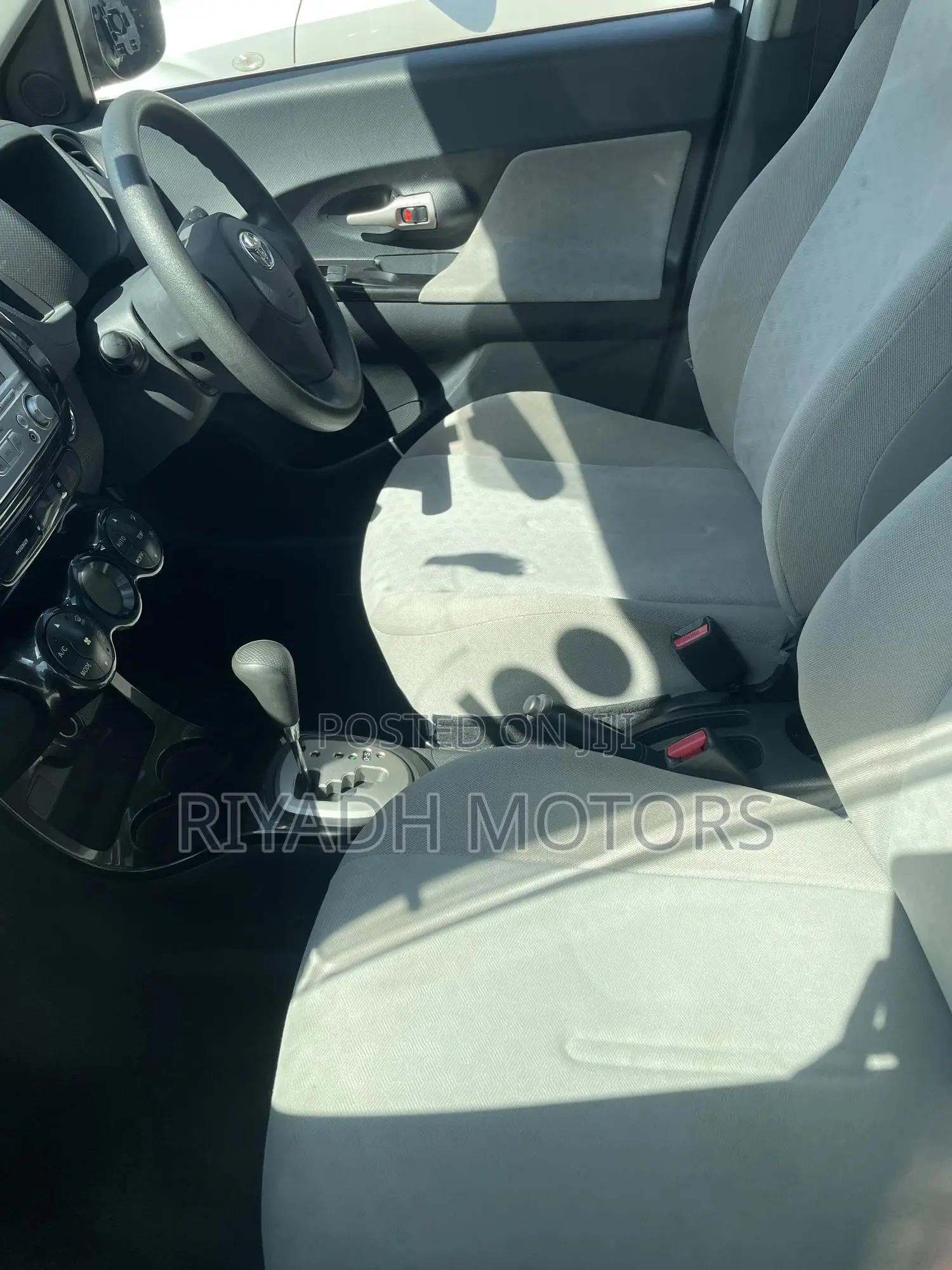 Toyota IST 2012 White