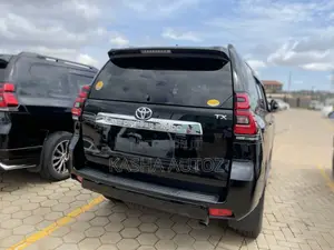 Toyota Land Cruiser Prado 2017 Black
